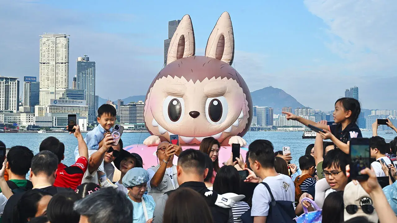 泡泡瑪特2025年多賺307% 高位回吐愈兩成