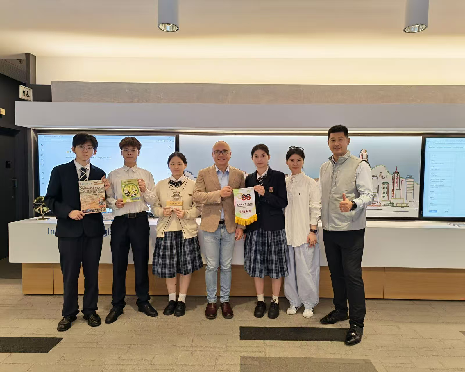 AI時代學習核心在思考 裘錦秋中學專訪微軟港澳總經理劉彬星