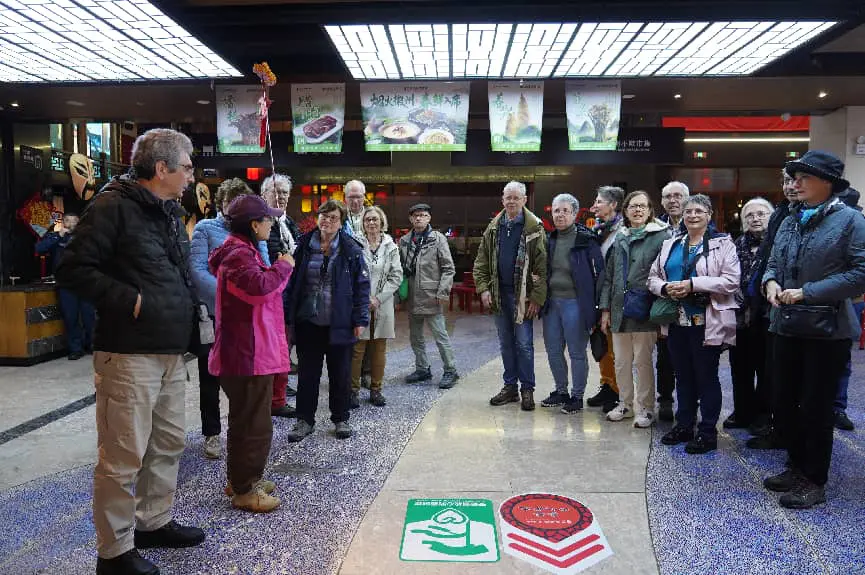 黃山屯溪：法國遊客點讚煙雨老街