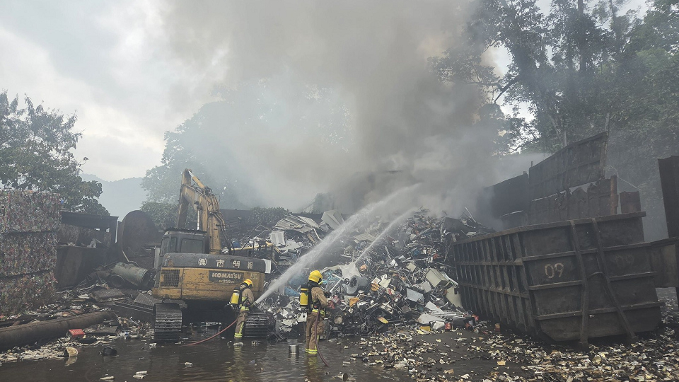 大埔回收場疑因不當處理噴霧氣瓶起火 6傷者送院4人危殆