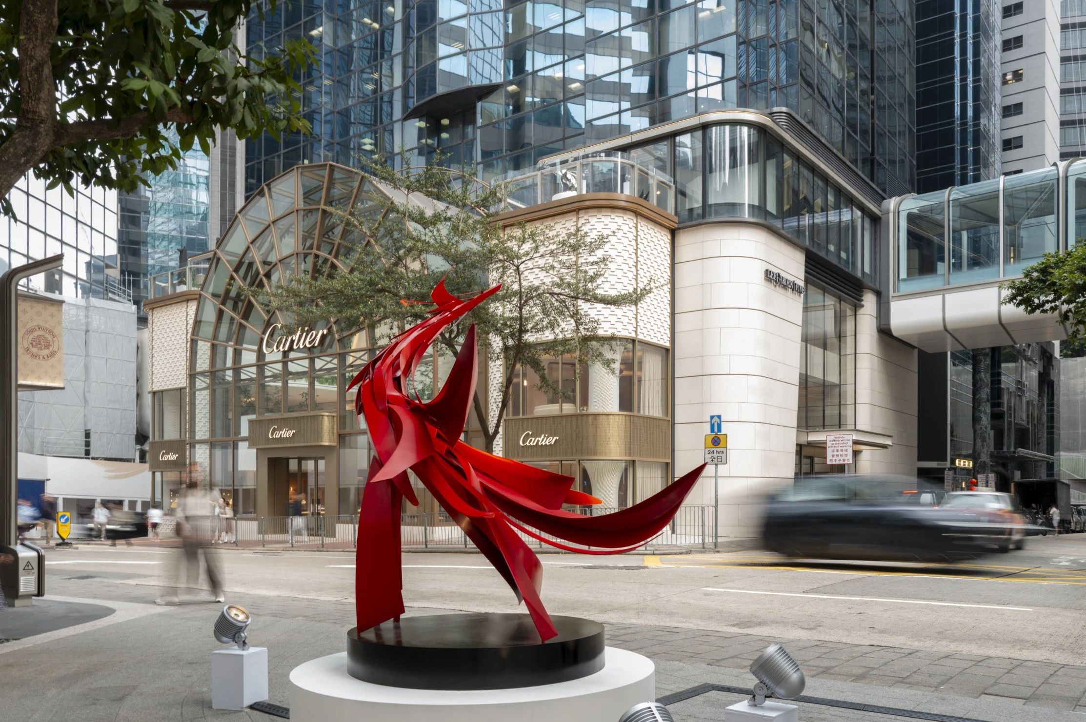 獻跨四個年代雕塑創作 楊英風鳳凰三部曲首度齊集展出