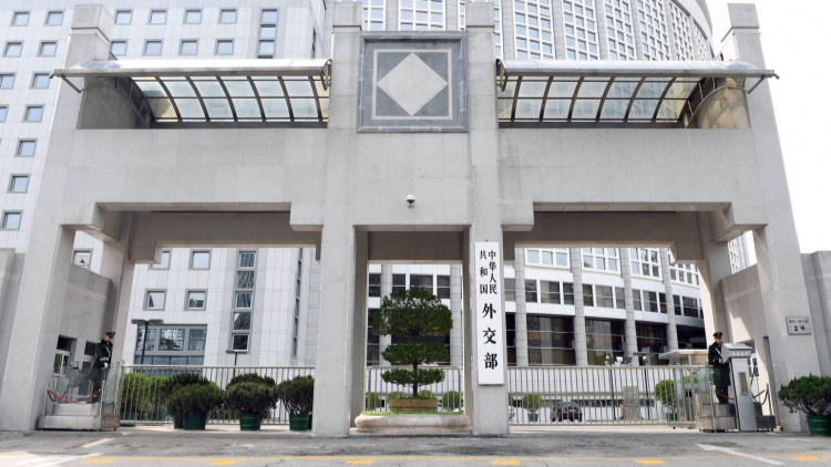 日本自衛官持刀強闖中國使館事件：六問日本當局