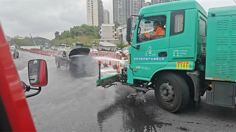 一分鐘滅火！龍崗街道「城市管家」秒變「救火英雄」