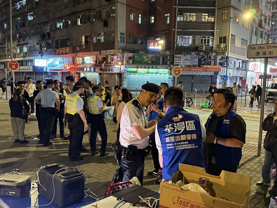 荃灣沙咀道火警2人送院 關愛隊協助受影響居民 