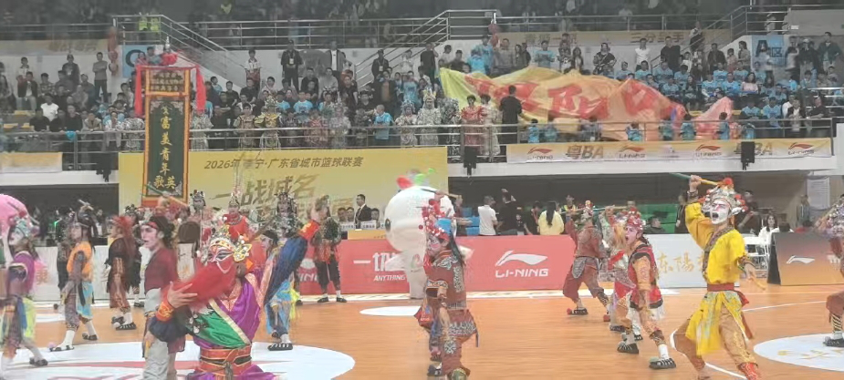  有片｜【粵BA现场直擊】英歌舞震撼登場，古城橫幅點燃全場！