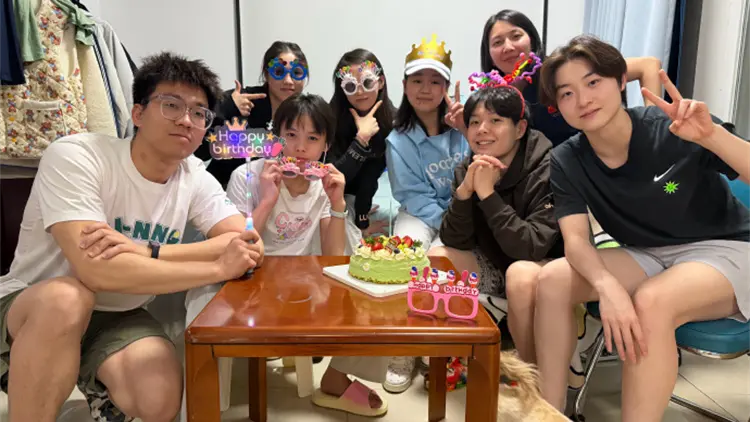 全紅嬋曬照慶祝19歲生日