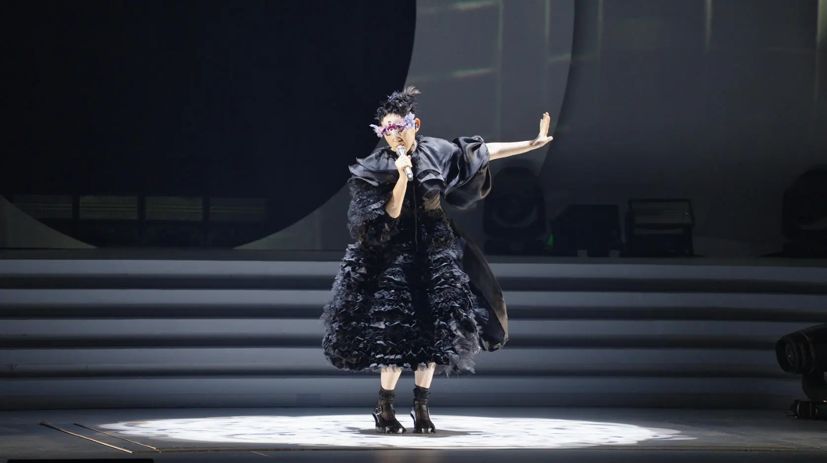 王菀之澳門演唱會空靈嗓音為5000歌迷帶來驚喜