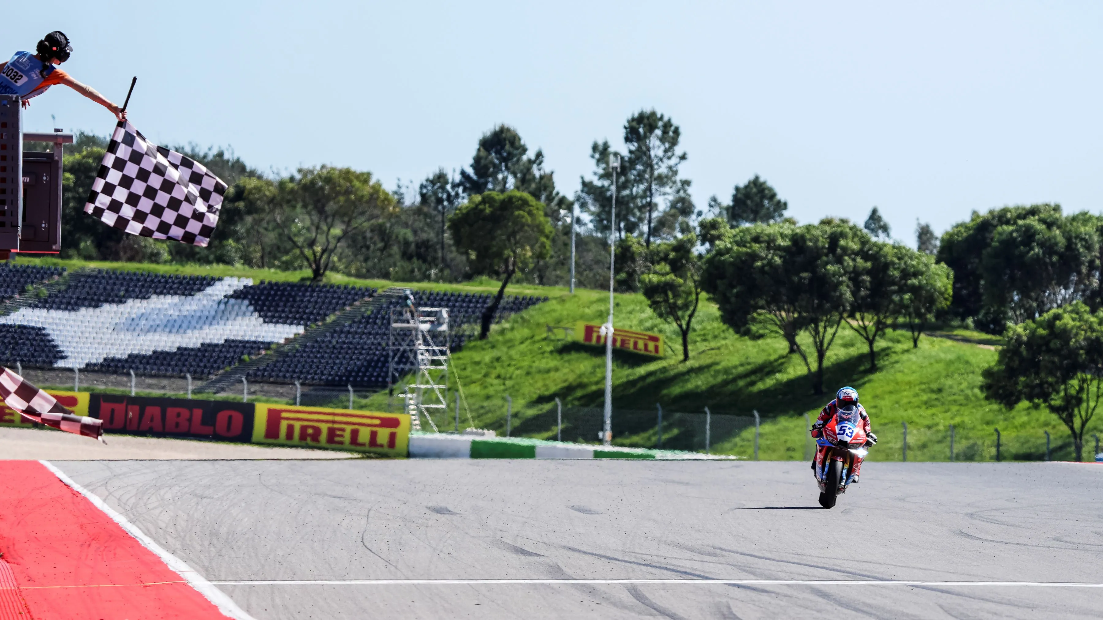 中國摩托車品牌首奪WSBK葡萄牙站冠軍 