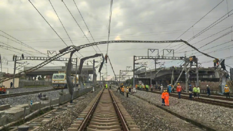 廣東高鐵晚點原因：龍捲風吹起棚頂同鋼架梁致停電