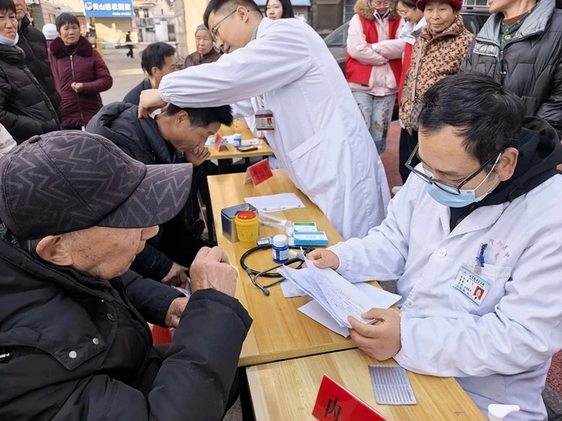 皖休寧縣：黨員「沉」下去  社區「暖」起來