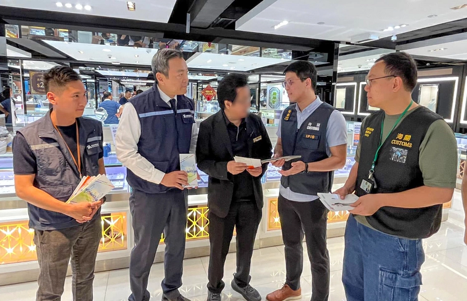 海關聯同旅監局加強巡查 守護清明節假期訪港旅客消費權益