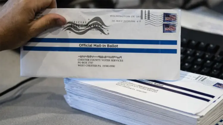 美總統特朗普簽署行政令 限制郵寄投票