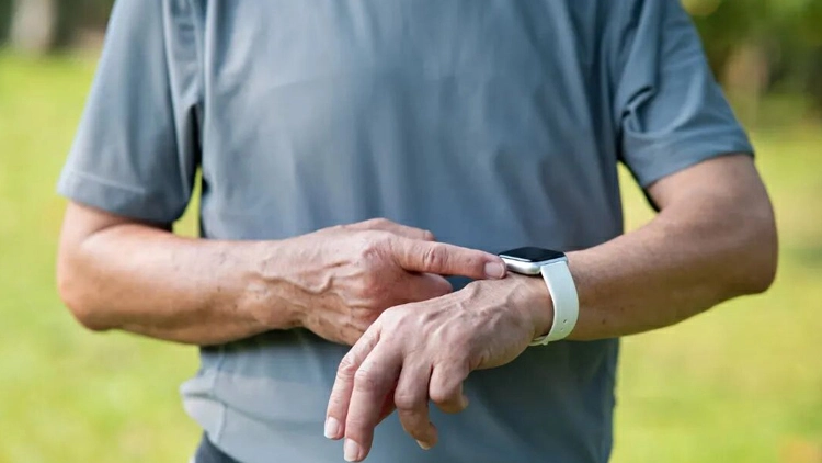 某國軍官跑步佩戴智能手表引發洩密 國安部發文提示