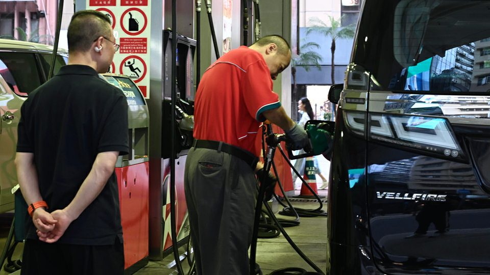 環境局：4·1起每周發布油公司折扣後零售價及國際油價走勢