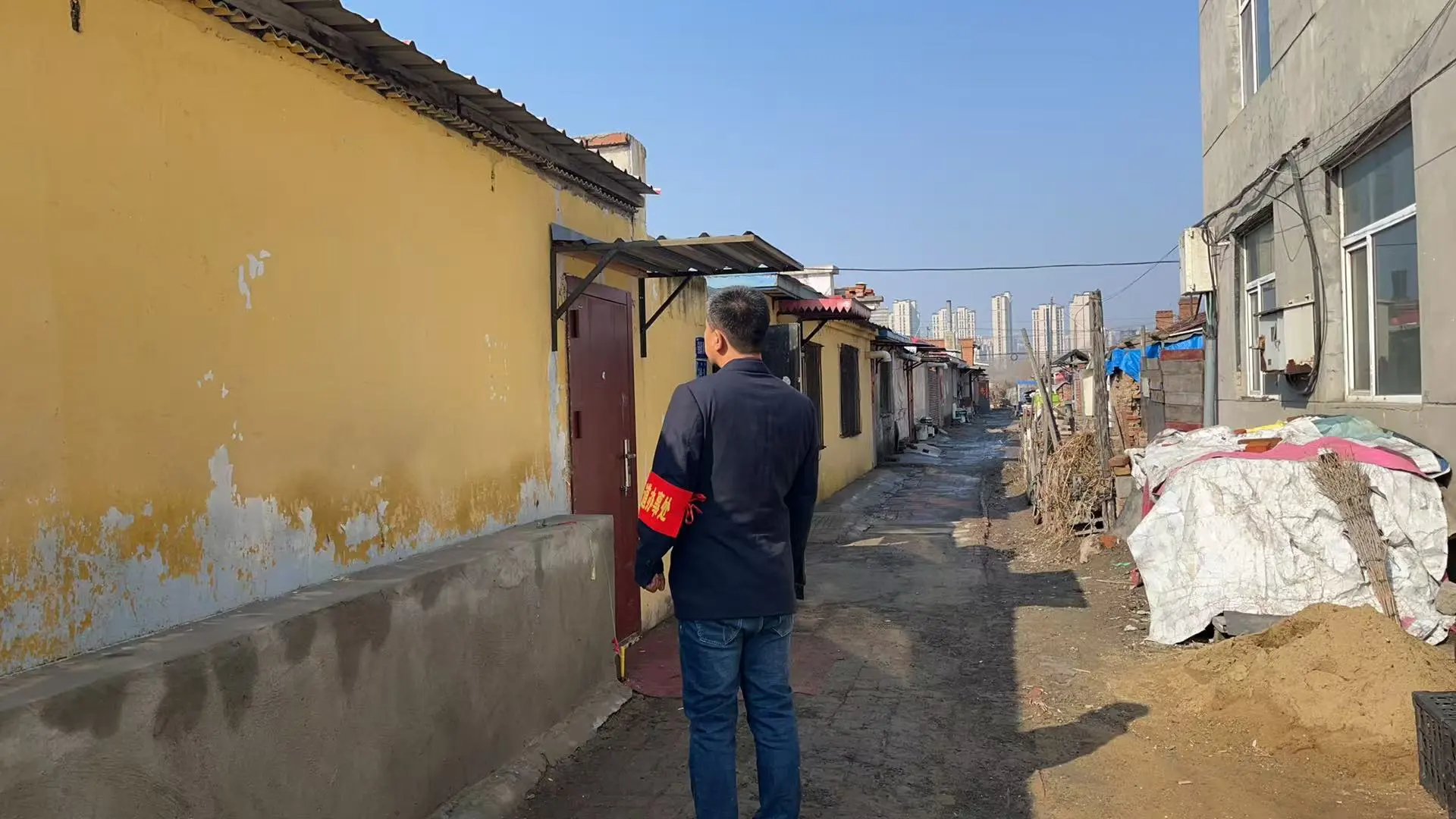 哈市香坊區網格員李偉安：「臨時家屬」的最後守護