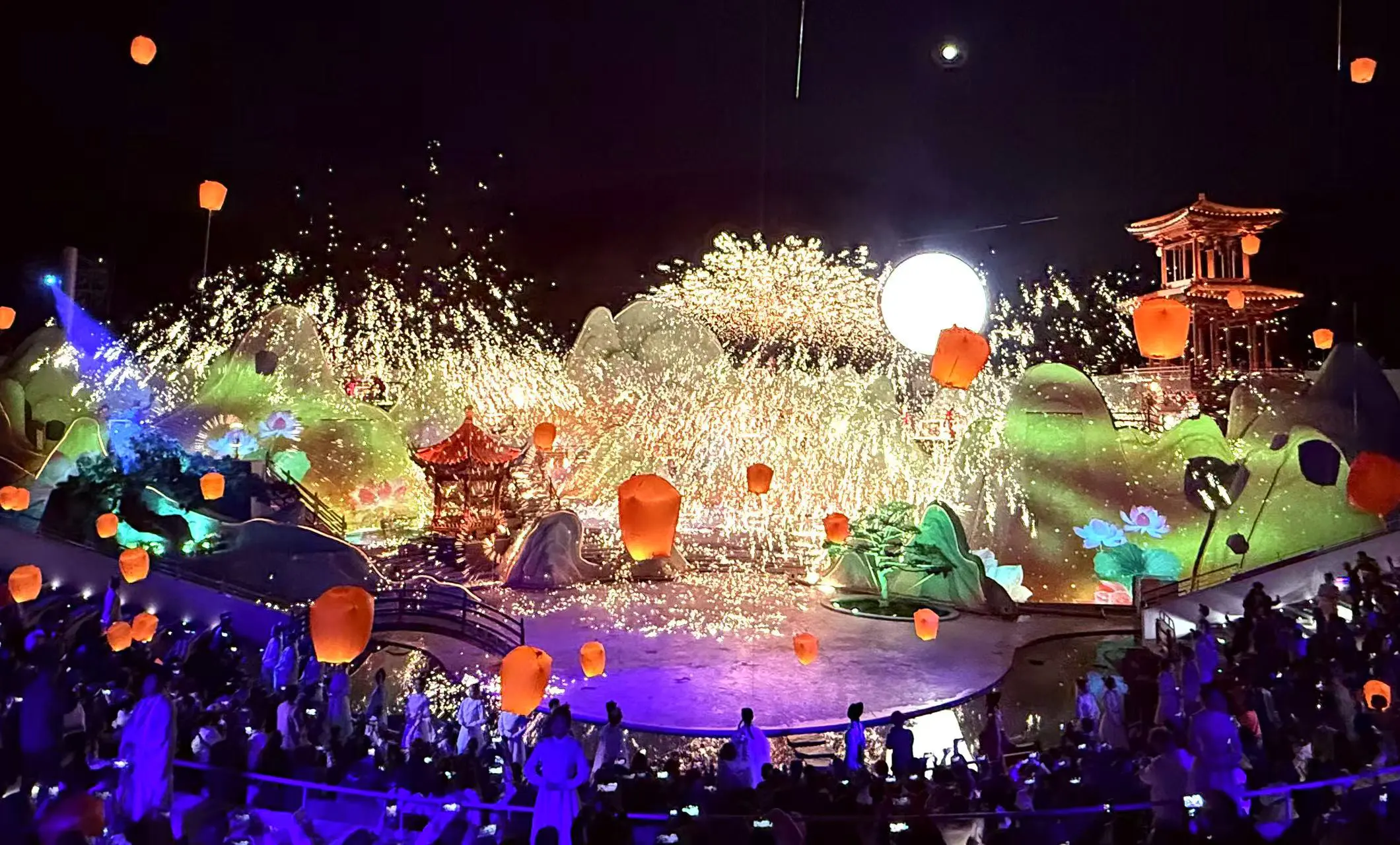 詩意點亮太湖夜 《拈花許願》首演帶旺拈花灣客流