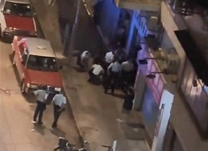 有片 | 深水埗男子情緒激動被警員制服 涉家庭糾紛頻叫：好痛