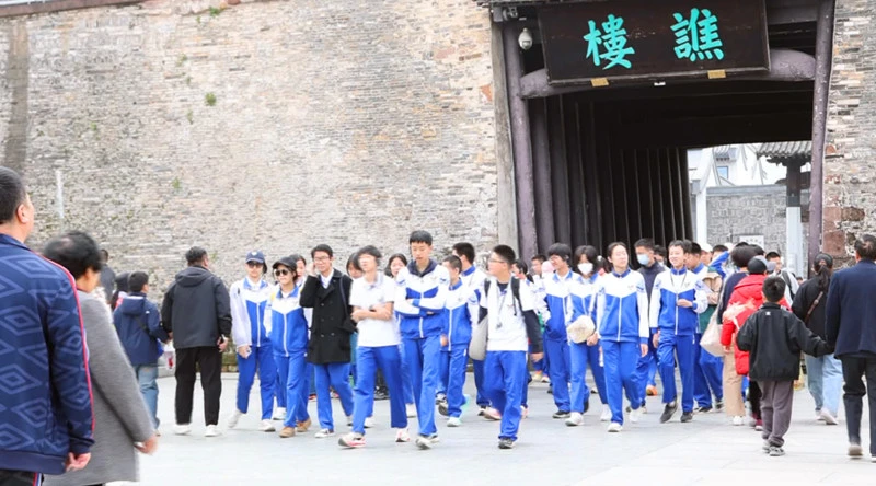 感受徽州文化體驗非遺技藝 皖歙縣研學團紛至遝來