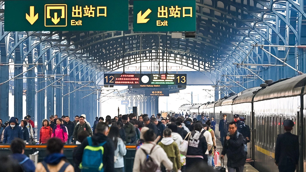 2212.3萬人次 全國鐵路清明假期單日旅客發送量創新高