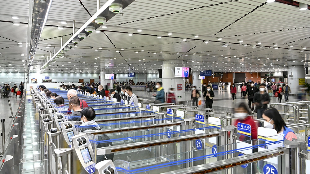 珠海拱北口岸一季度出入境人員超3300萬人次