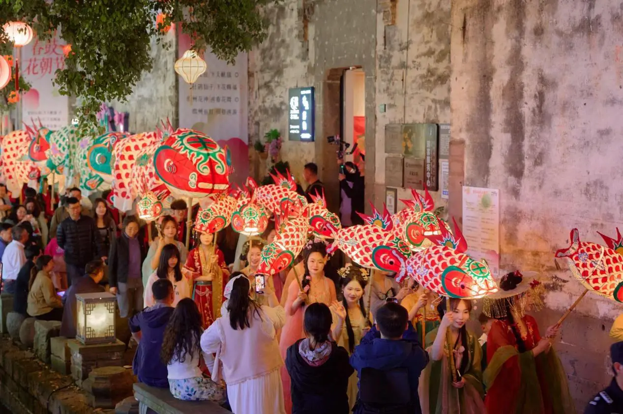 黃山屯溪：沉浸式演藝激活「夜經濟」