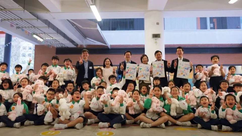 小學生刁鑽問特首有無欠過功課？ 李家超：我超級勤力