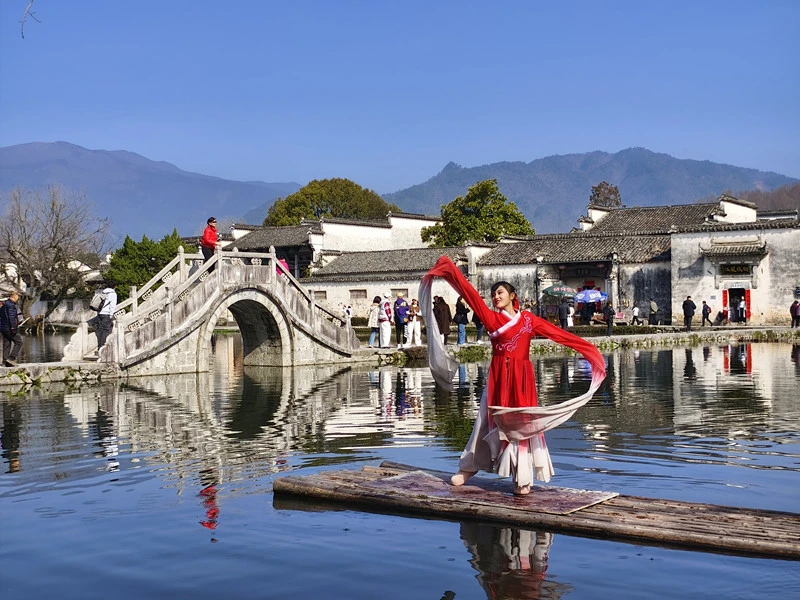 皖黟縣宏村鎮：非遺歡歌醉遊人