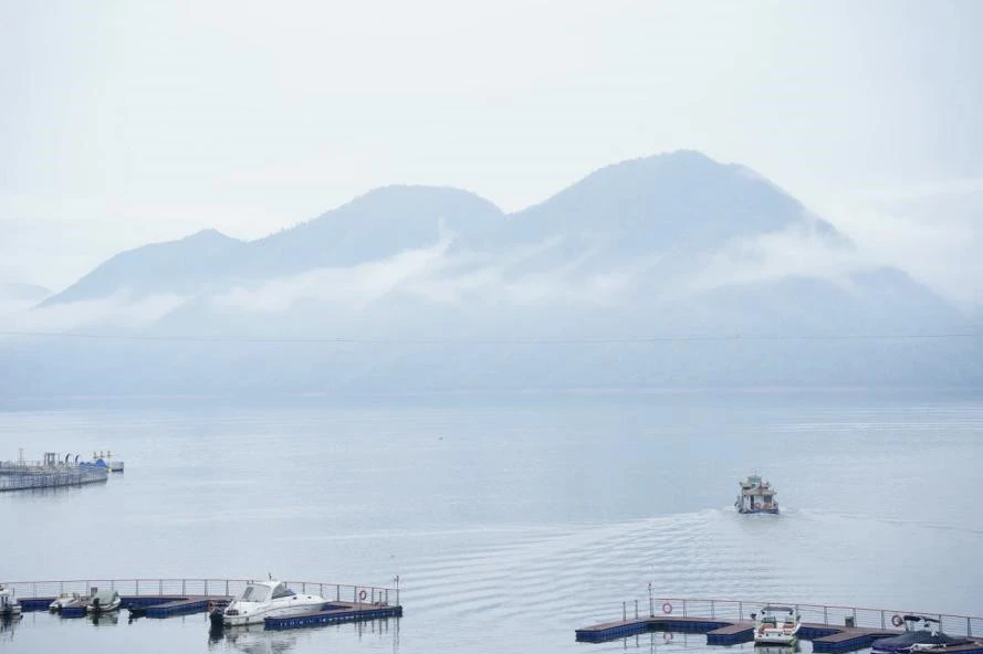 黃山：清明踏青太平湖 春光盛景迎客來