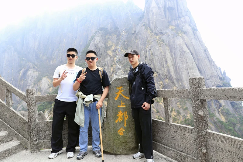 春光正好奇峰再啟 黃山天都峰恢復開放！