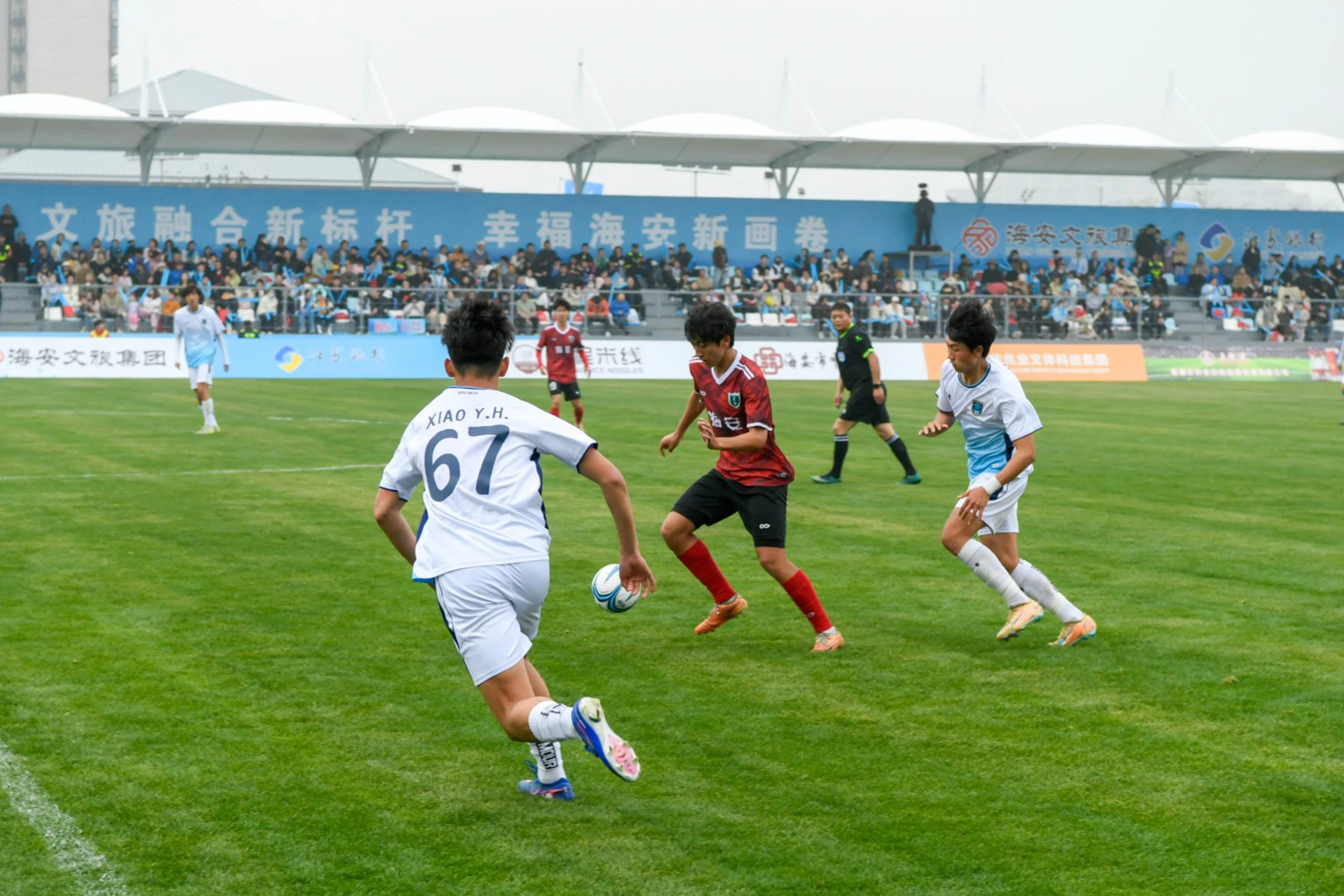 江蘇海安首座專業足球場啟用 五千球迷見證運動活力