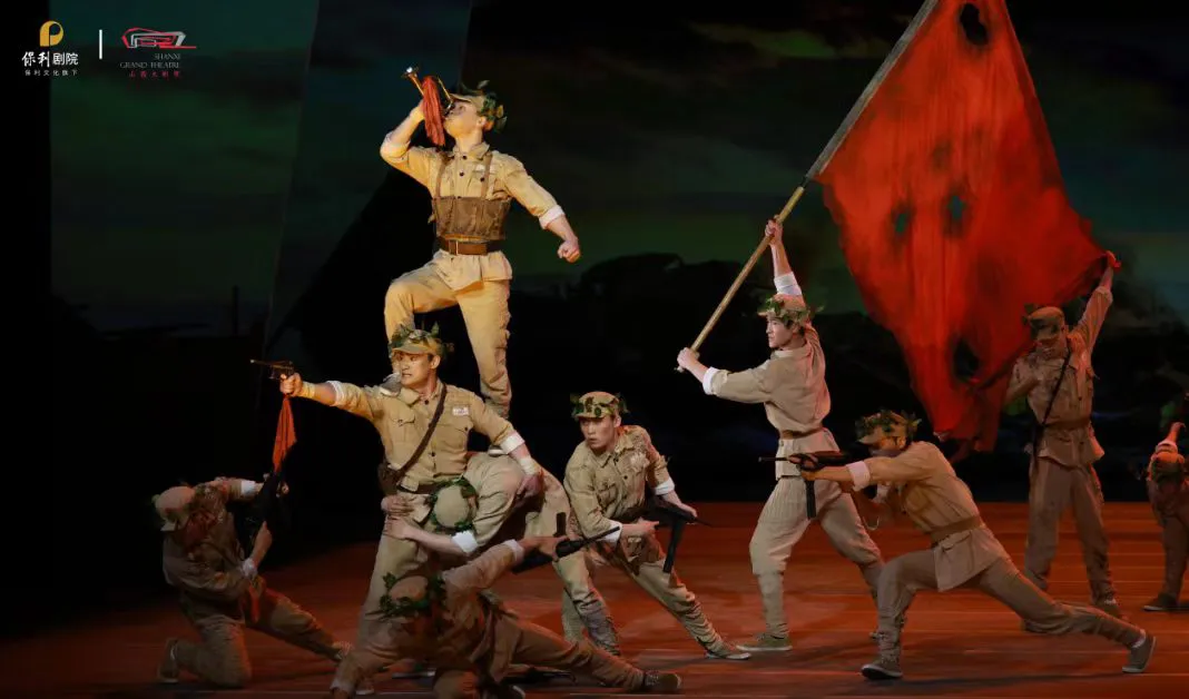 致敬勞模 山西大劇院紅色雜技劇《戰上海》精彩上演