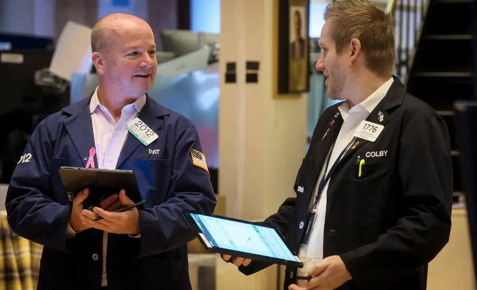 隔夜美股三大指數集體大漲 道指漲逾1300點