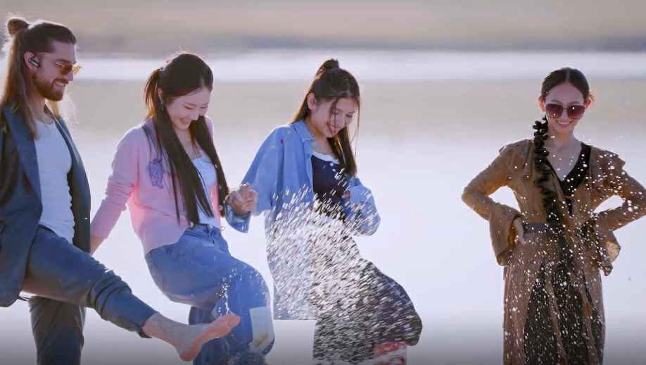 最後一站阿斯塔納：八位歌手用音樂築起絲路新橋