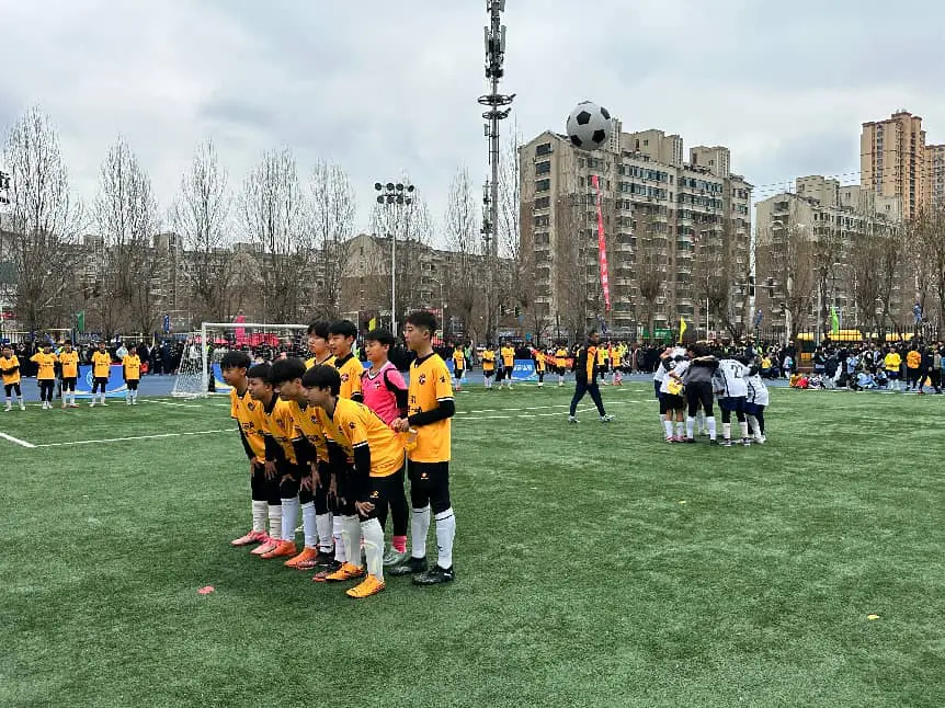 從校園走向國少！瀋陽渾南「校超」聯賽開幕，15名小將已入選國少