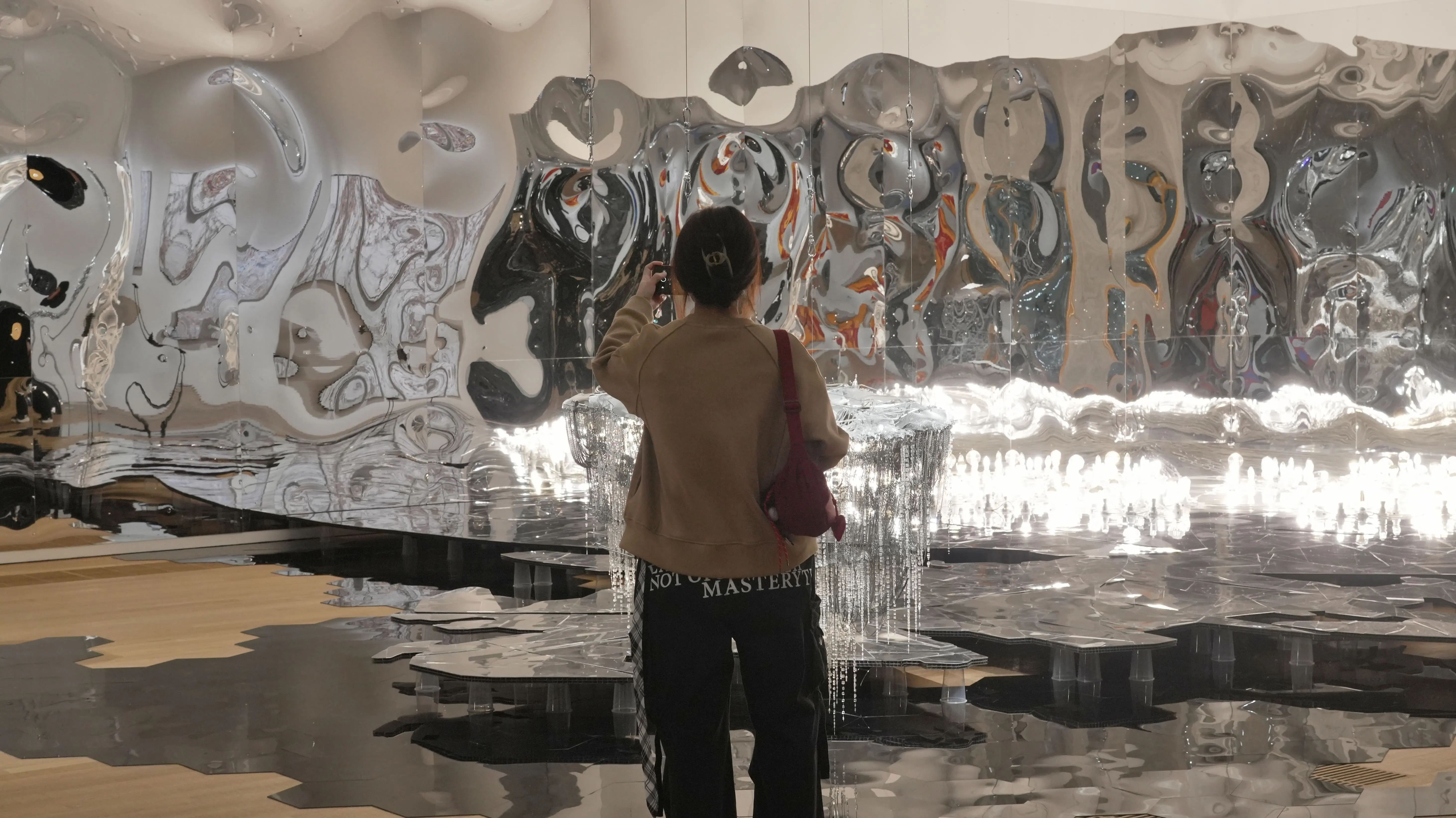 有片｜M+特別展  李昢作品洞見過去、當下與未來