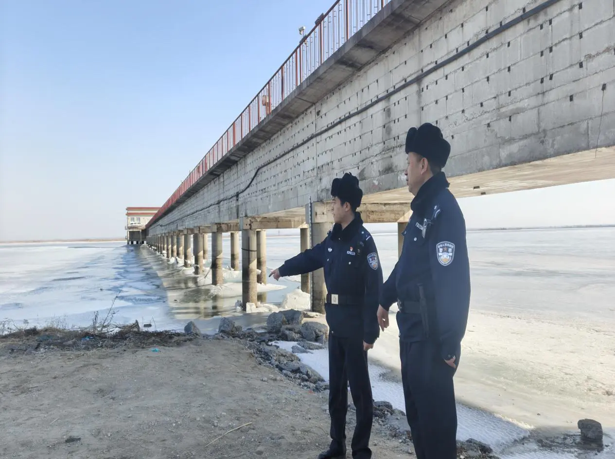 哈市呼蘭警方：護航平安進行時 守好沿江安全線
