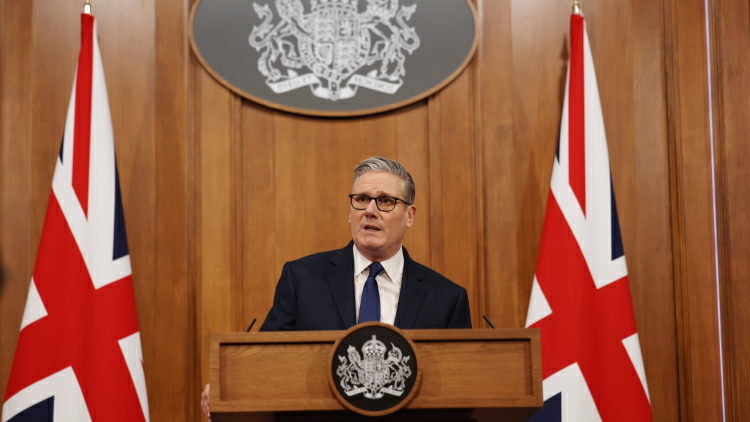 英國首相不支持封鎖霍爾木茲海峽