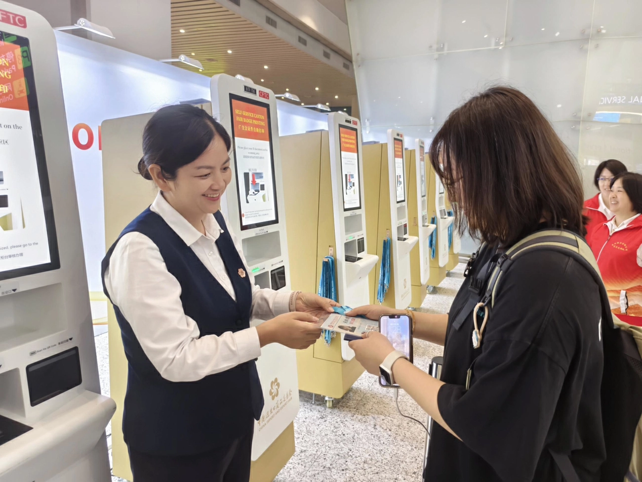 廣交會客商抵穗即辦證，白雲機場服務再升級