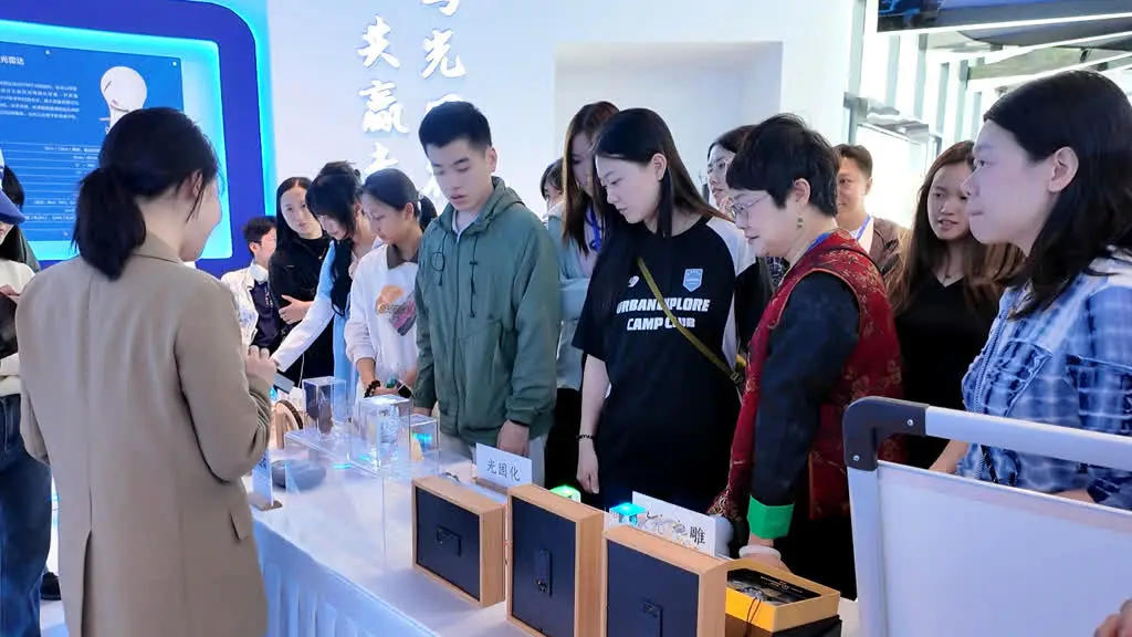 香港青年綿陽行走進遊仙 感受科技精度與歷史厚度