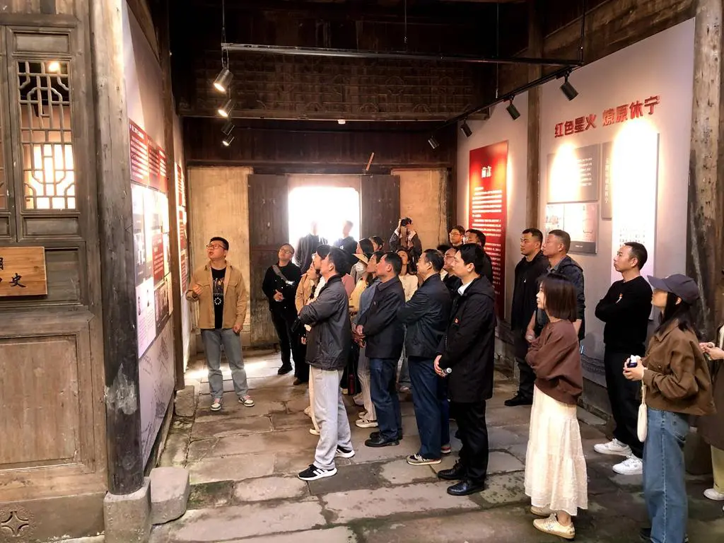 皖休寧齊雲山鎮：雷霆淬鐵骨 西館守初心