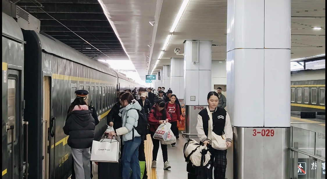 4月15日起深圳鐵路實施新的列車運行圖