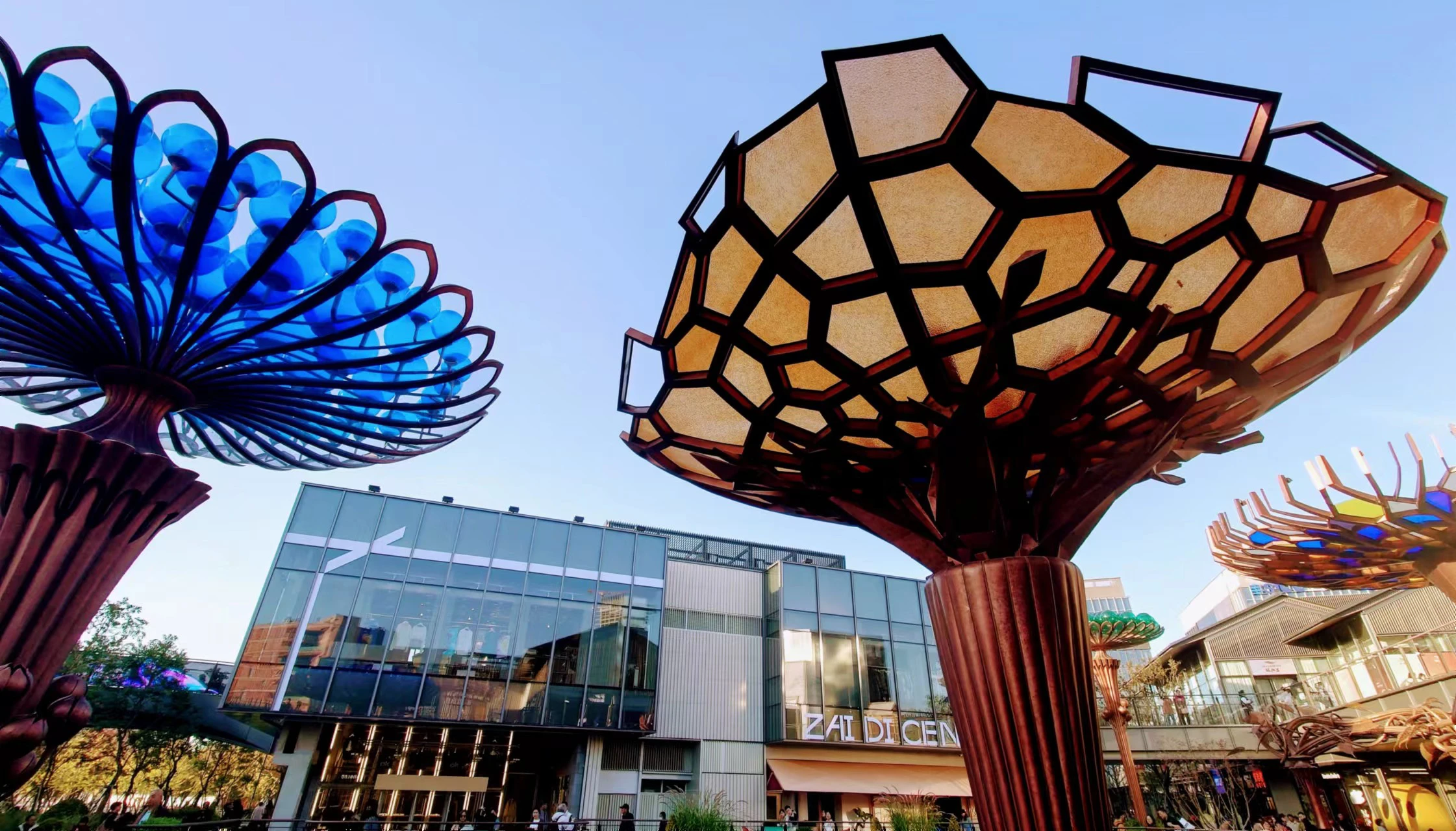 滬商業地產市場迎來回暖 核心區域投資熱度升溫