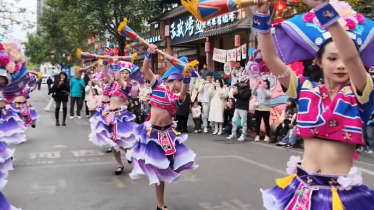有片｜南寧百益上河城：三月三壯鄉非遺與慈善共繪暖心畫卷