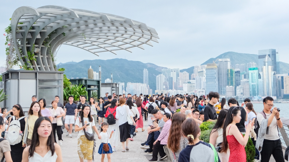 本港首季錄得1431萬人次旅客訪港 按年增17% 內地客增20%