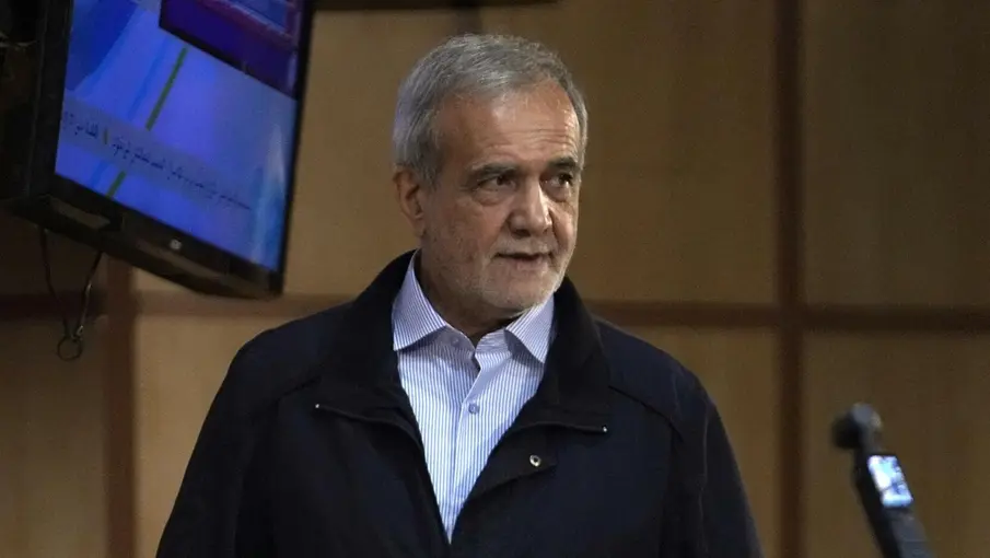 伊朗總統：任何力量都不能迫使伊朗人民投降 