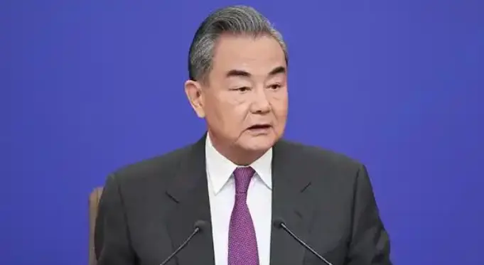 王毅同伊朗外長阿拉格齊通電話