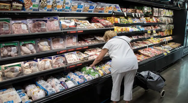 英媒：美以伊戰事加劇美民眾生活壓力 