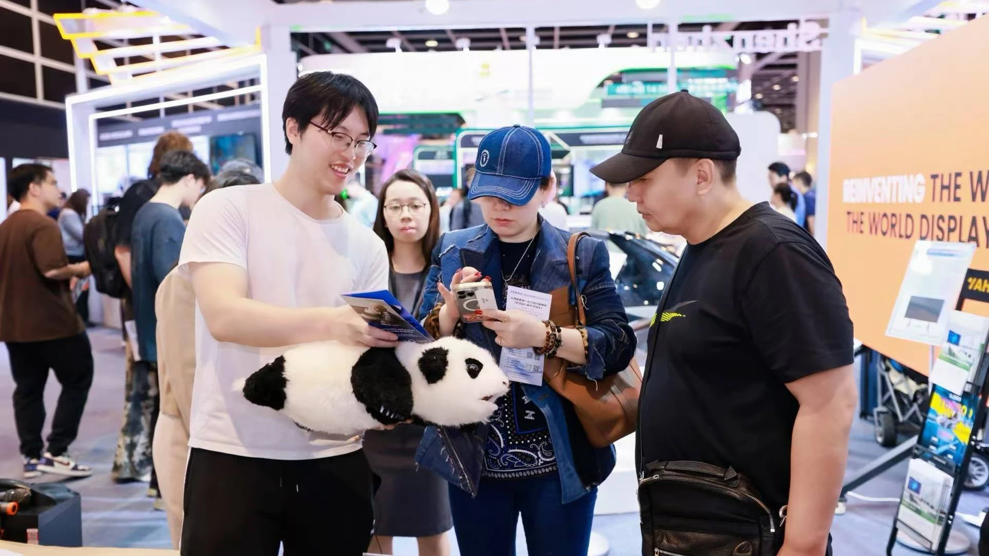 AI熊貓亮相第四屆香港創科展 以情感AI賦能康養與人文關懷