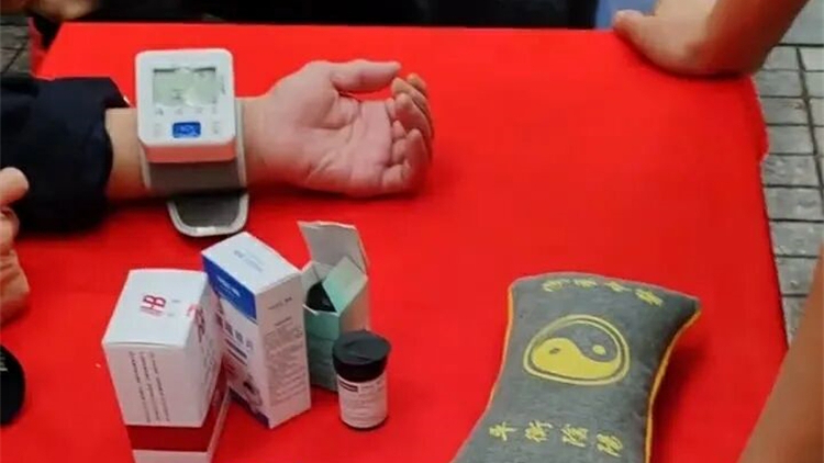 「診所1個針頭給15人採血」，杭州通報：涉事診所已停業整頓，隨訪受檢測人員