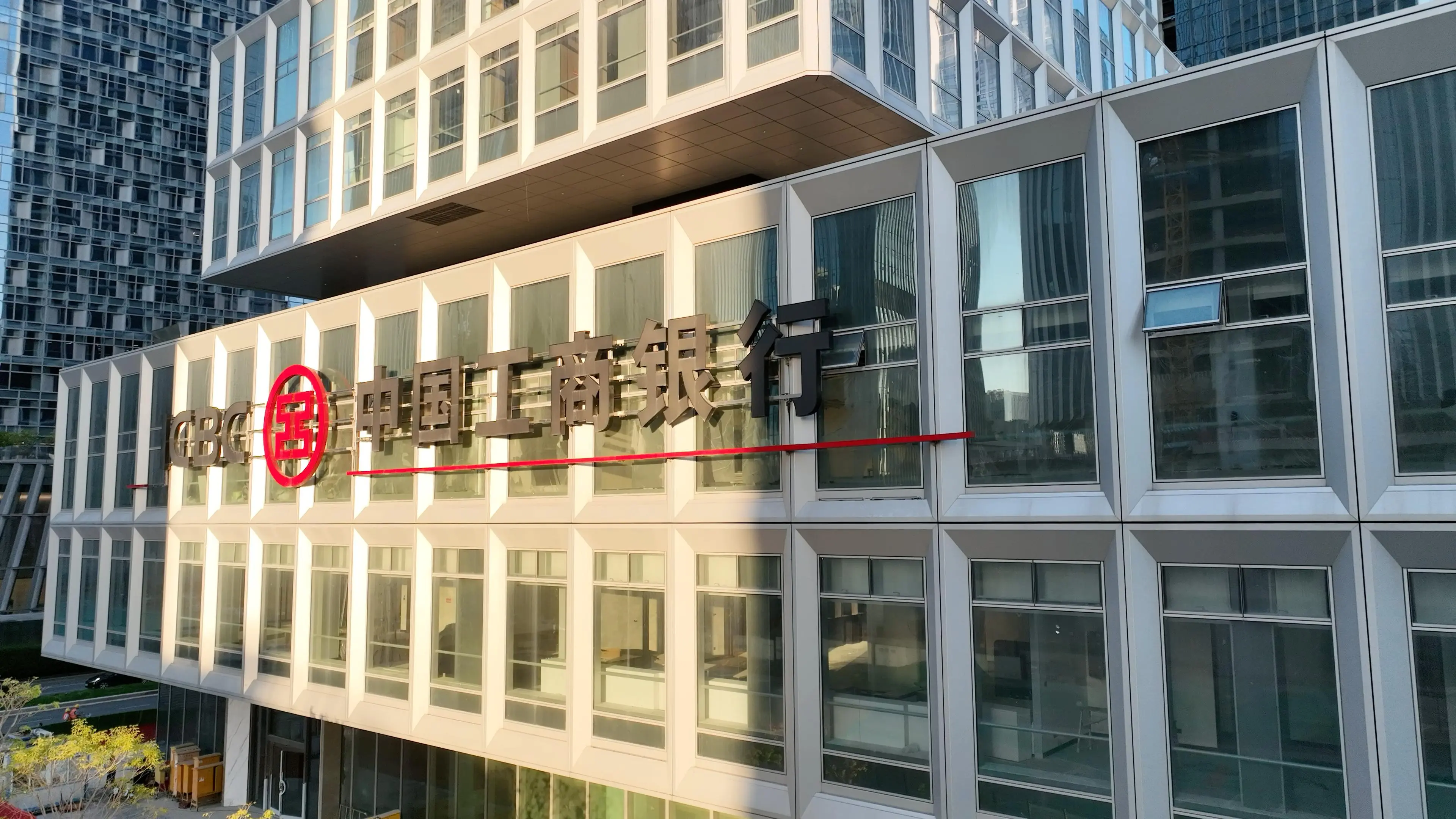 灣區首家 深圳工行聯合支付寶於卓悅中心One Avenue推出2分鐘「一鍵退稅」即買即退服務